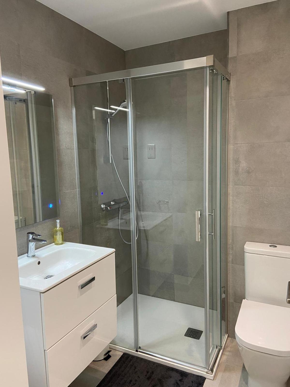 Holiday Studio Apartment Near The Beach And City Centre Gibraltar Rum bild